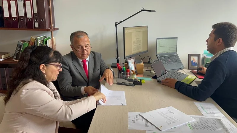 Decano Egon Montecinos inscribió su candidatura a rector de la Universidad Austral de Chile